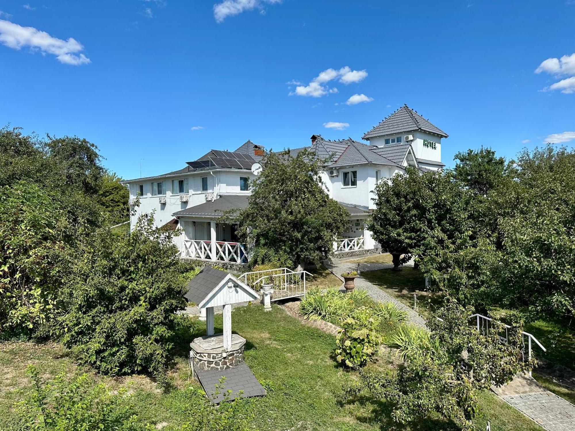 Maison Blanche Ecohousе Mytnitsa Bagian luar foto