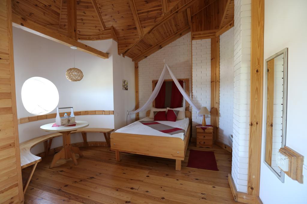 Maison Blanche Ecohousе Mytnitsa Bagian luar foto