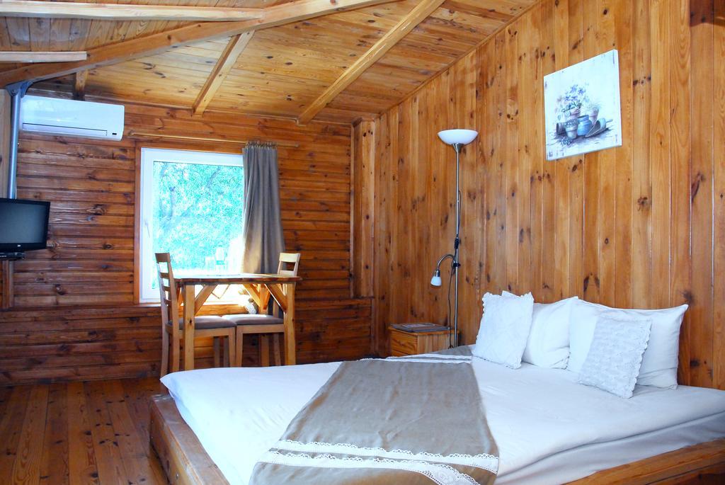 Maison Blanche Ecohousе Mytnitsa Bagian luar foto